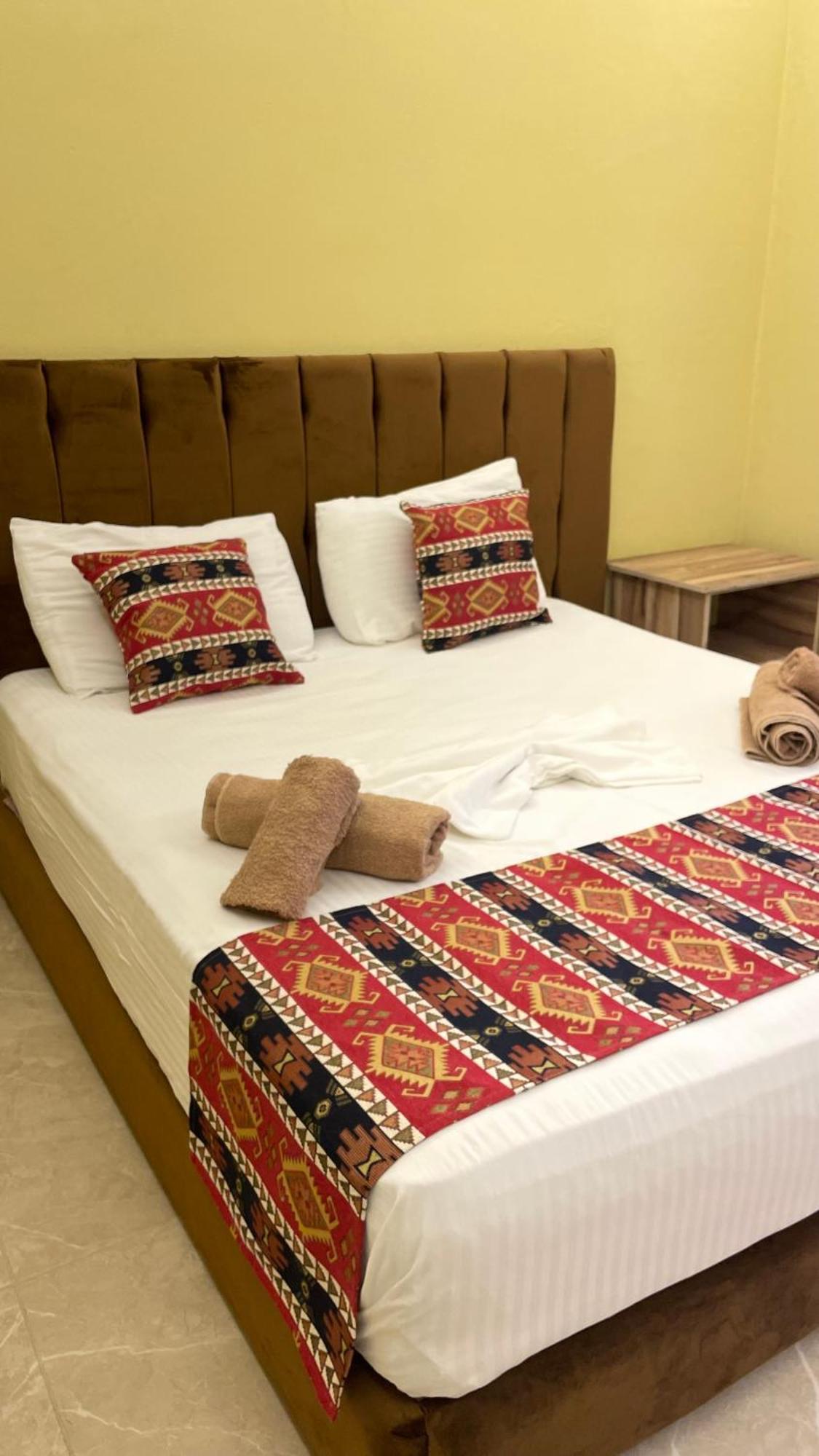 Te Bujtina Hotel- Cozy Stay With Traditional Breakfast Near Beach Golem  Exterior foto